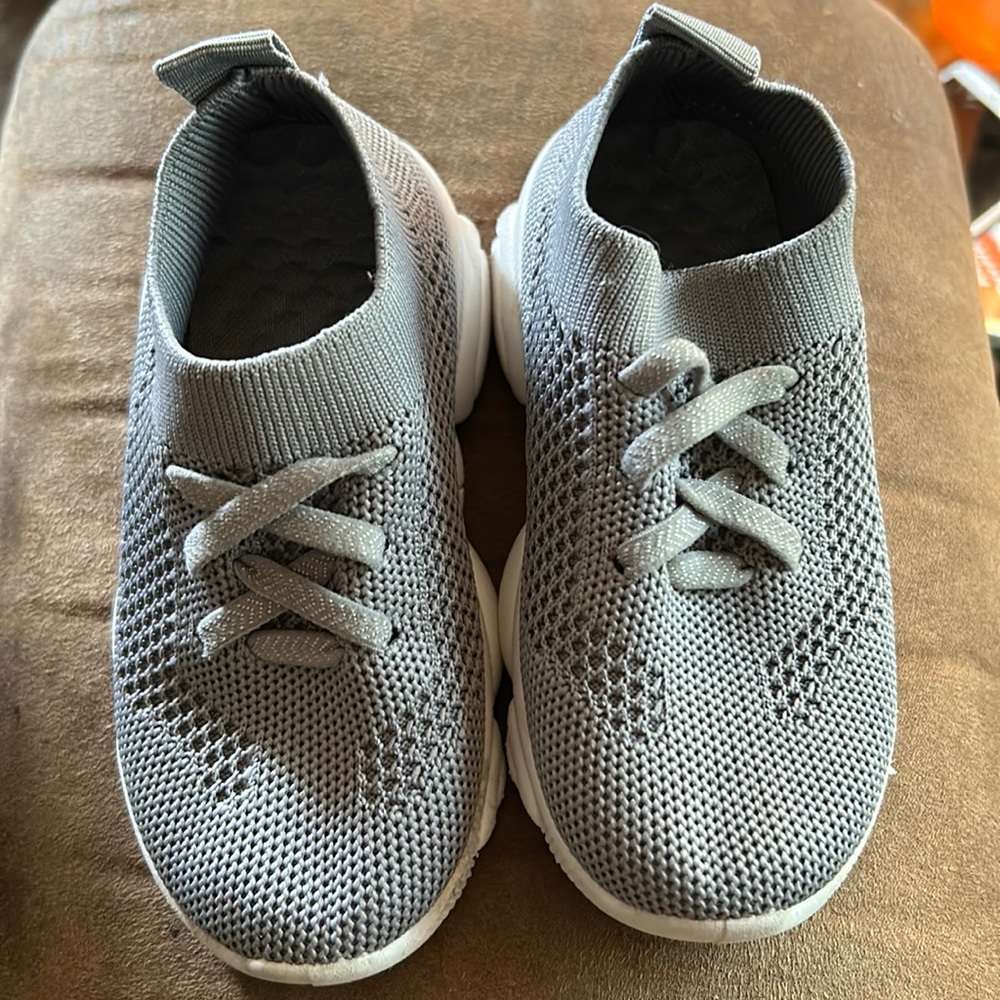 Grey comfort sneakers